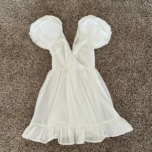 NWOT White Puff Sleeve Dress